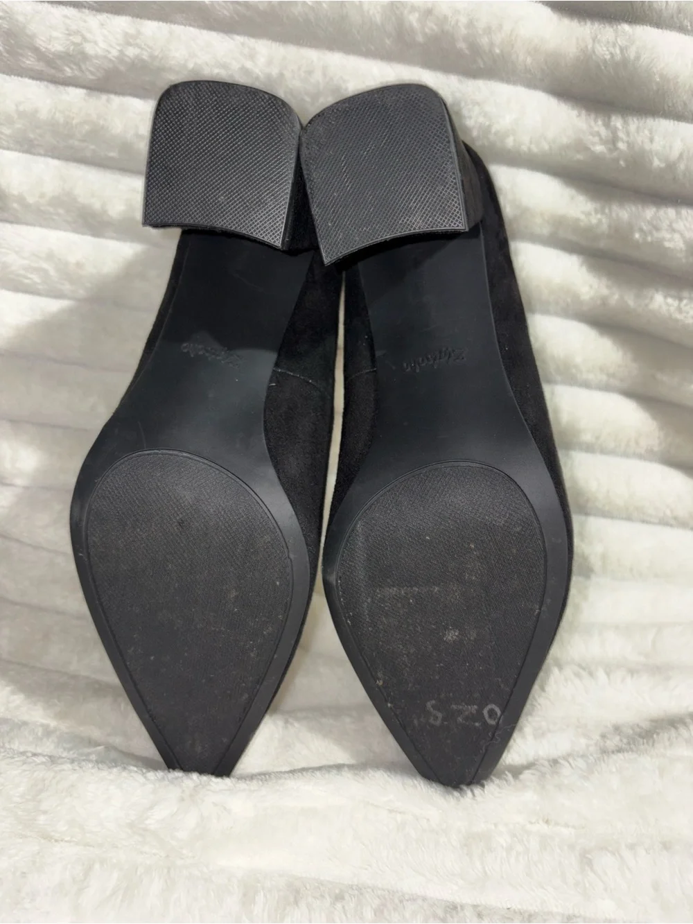 Zigi Soho Black Faux Suede Pointed Toe Heels 7.5M